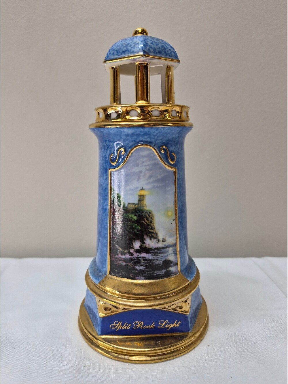 Vintage Thomas Kinkade Split Rock Light Porcelain Lighthouse Figurine w/Gold J34
